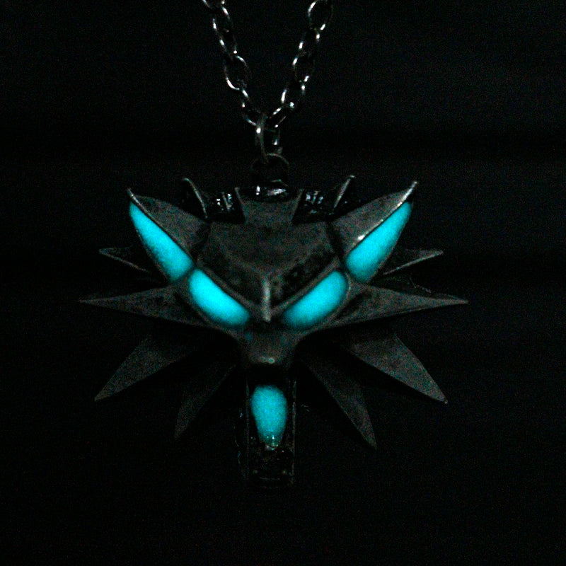 MQCHUN The Witcher 3 Wild Hunt Wolf Necklace Game Of Thrones Stark Twilight werewolf Pendant GLOW in the DARK night luminous - Wolfmall